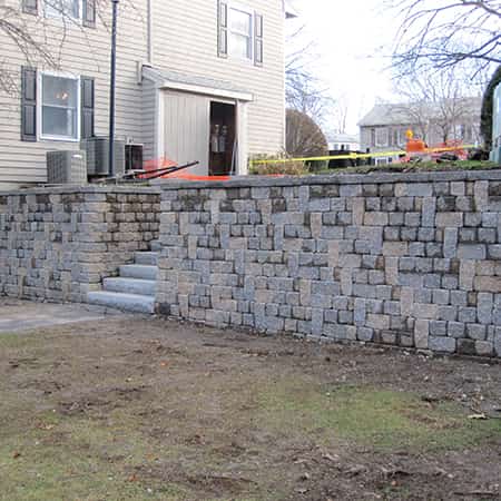 commericial-retaining-wall-installation-staircase commercial-retaining-wall-installation